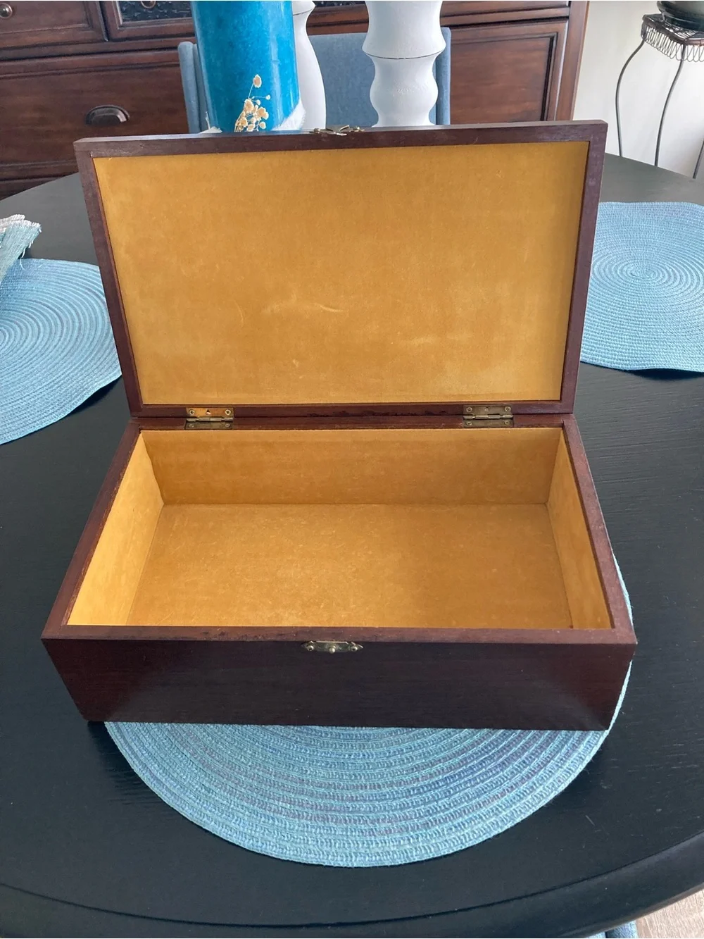 Vintage Wooden Jewelry/Keepsake Box in Dark Brown with Brass Latch